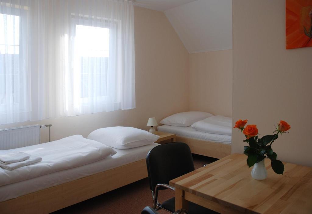 Penzion Duo Hotel Mladá Boleslav Quarto foto